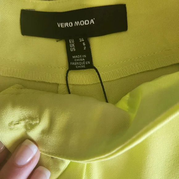 NWT Vera Moda Limeade Summer Pleat Shorts Sz 2 - Picture 5 of 12